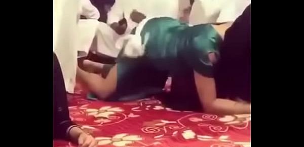  Muslim Slut ass shake
